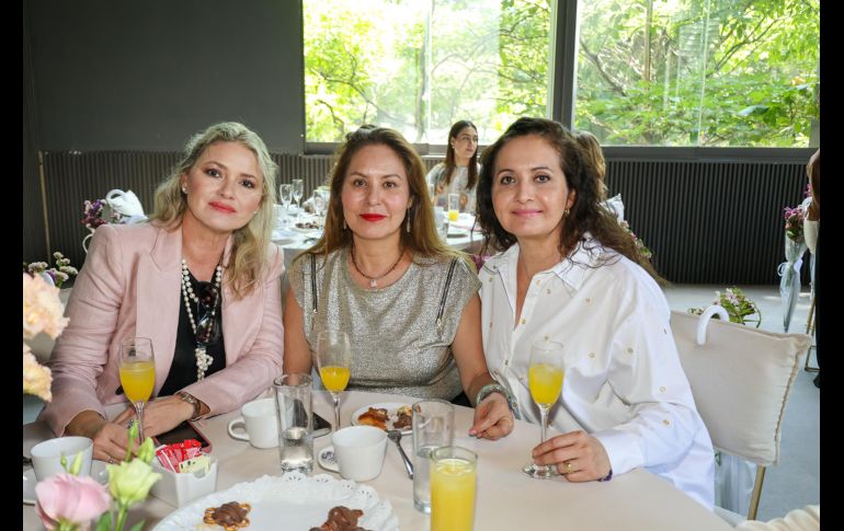 Patricia Sicari, Selene Espinosa y Yamile Sicari. GENTE BIEN JALISCO / E. Escamilla