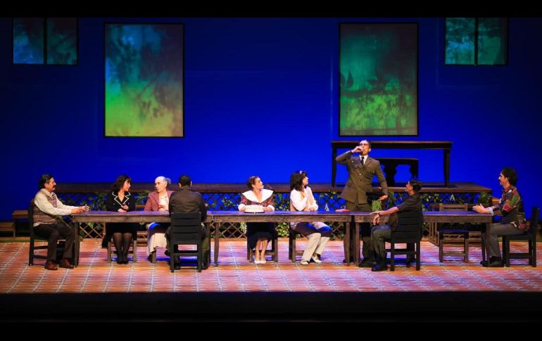 La intimidad resulta particularmente llamativa dentro del Teatro Degollado con esta puesta en escena dirigida por Fernando Sakanassi. ESPECIAL/J. Acosta