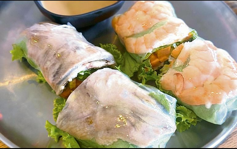 Disfruta de un menú conciso pero delicioso en Phonk Viet Food. ESPECIAL