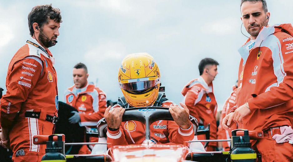 El piloto británico niega que existan tensiones que afecten el desempeño del equipo. ESPECIAL