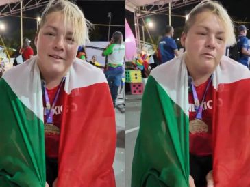 Con medalla de oro en el cuello, Rosa María Guerrero celebró el récord. ESPECIAL / X@COPAME