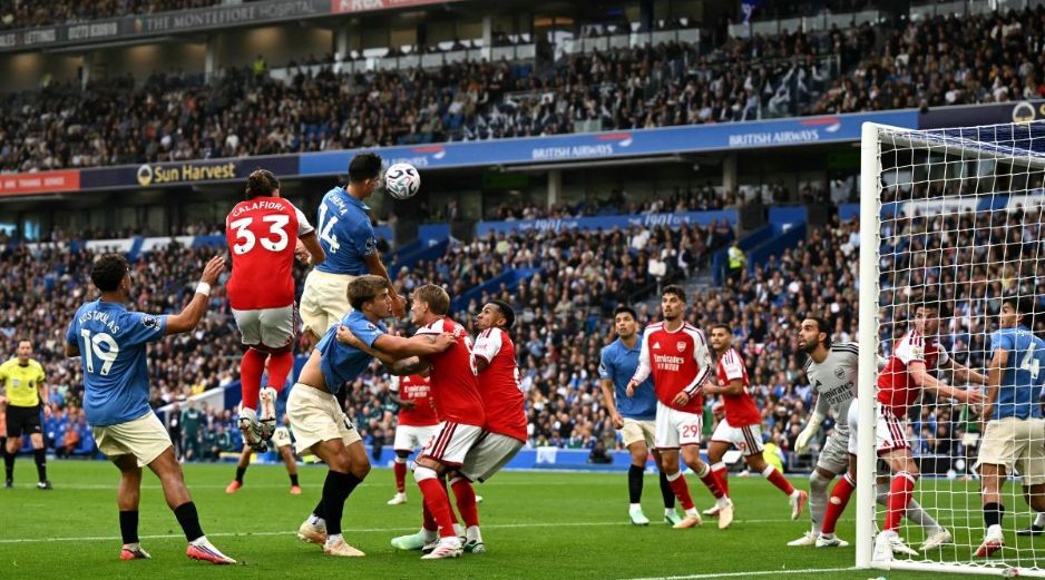 La defensa del Arsenal, considerada la mejor del campeonato e incluso de Europa, se vino completamente abajo ante unas Gaviotas sin complejos. AFP / G. Kirk