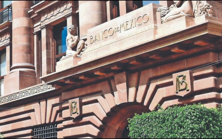 Las aplicaciones bancarias en México deberán transformar sus pantallas de transferencias antes de que venza el plazo fijado por las autoridades financieras. SUN/ARCHIVO.