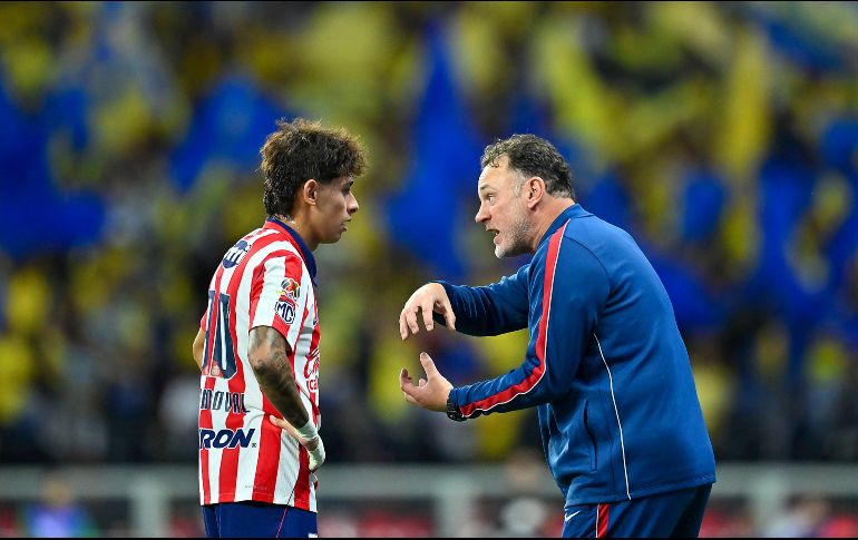 Los cambios de Milito no favorecieron a Chivas. IMAGO7/E. Espinosa