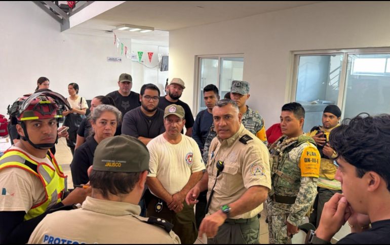 En el sitio trabajan también elementos de la Cruz Roja y al punto se dirige personal de la Guardia Nacional y el Ejército Mexicano. ESPECIAL / UEPCBJ