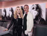Miley Cyrus acudió a una entrevista para Apple Music, conducida por Zane Lowe, en la que dio varias declaraciones. ESPECIAL / APPLE MUSIC / THE ZANE LOWE SHOW