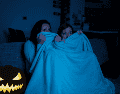 Apaga las luces, enciende tu pantalla y deja que los grandes maestros del horror te demuestren por qué sus obras siguen siendo insuperables. ESPECIAL / CANVA