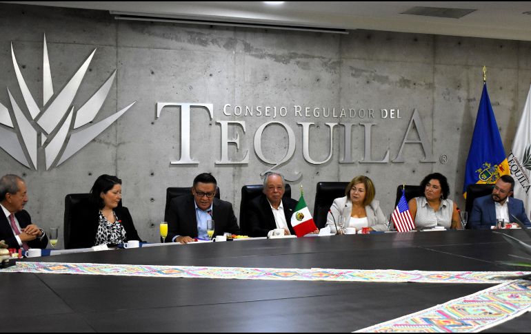 Durante el diálogo, realizado en la sede del Consejo Regulador del Tequila, se resaltaron siete ejes para fortalecer la cooperación entre México y los Estados Unidos en torno al tequila. ESPECIAL
