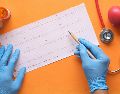 El riesgo femenino cambia a lo largo de la vida y puede estar condicionado también por factores específicos como el embarazo o una menopausia prematura. Unsplash