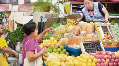 Familias mexicanas enfrentan dificultades para adquirir alimentos. EL UNIVERSAL
