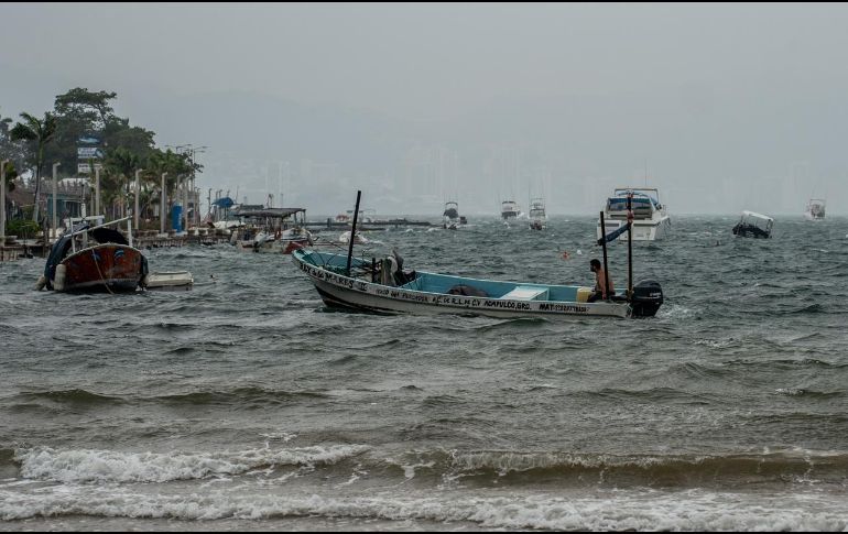 La amplia circulación del sistema refuerza la probabilidad de precipitaciones muy fuertes, de 50 a 75 milímetros, en el oeste, sur y costa de Jalisco. EFE/D. Guzmán