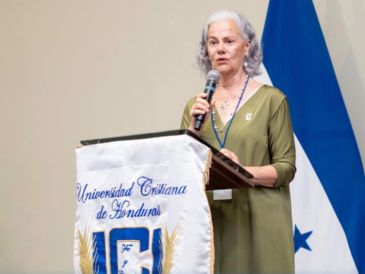 Dora Fafutis Morris, dirigente de ALARP, explicó que la transformación tecnológica ha modificado el trabajo de las relaciones públicas. CORTESÍA