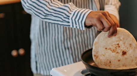 Aprende a preparar unas saludables tortillas de avena y chía en pocos minutos. Una receta fácil, rica en fibra y perfecta para salir de la rutina alimenticia. ESPECIAL/PEXELS