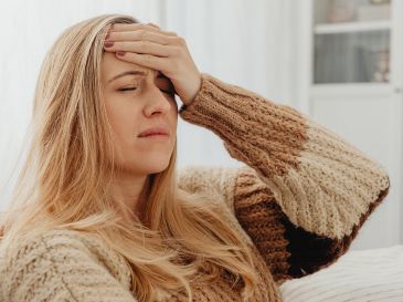 La sobreestimulación aumenta de forma natural hacia la tarde y las primeras horas de la noche, especialmente cuando pasamos mucho tiempo rodeados de otras personas. ESPECIAL / CANVA