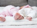 Tras lo ocurrido, el IMSS informa que revisará todos los procedimientos de identificación durante la atención obstétrica y neonatal, a la vez que refrendó su compromiso para colaborar con las autoridades y esclarecer lo ocurrido para deslindar responsabilidades. ESPECIAL / CANVA
