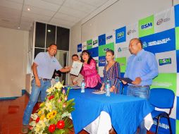 Con programas adaptados a las necesidades de cada región, el IDEFT capacita a cientos de jaliscienses en sus propios centros de trabajo, impulsando el desarrollo económico. ESPECIAL