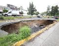 el socavón aparecido en Enrique Díaz de León llevaría mínimo dos meses de obra. X / VECINOS JDS DEL COUNTRY 2da SECC
