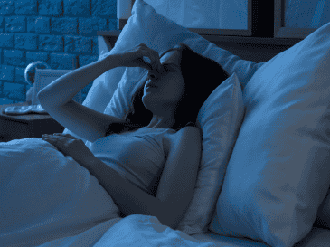 Dormir ocho horas sigue siendo una recomendación válida para la mayoría de los adultos, pero los hábitos nocturnos, el entorno de descanso y la presencia de posibles trastornos pueden marcar la diferencia. CANVA