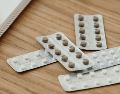 Revisa siempre el código alfanumérico impreso en la caja de tus medicinas para evitar el consumo de los productos piratas o alterados. Pexels / T. Miroshnichenko