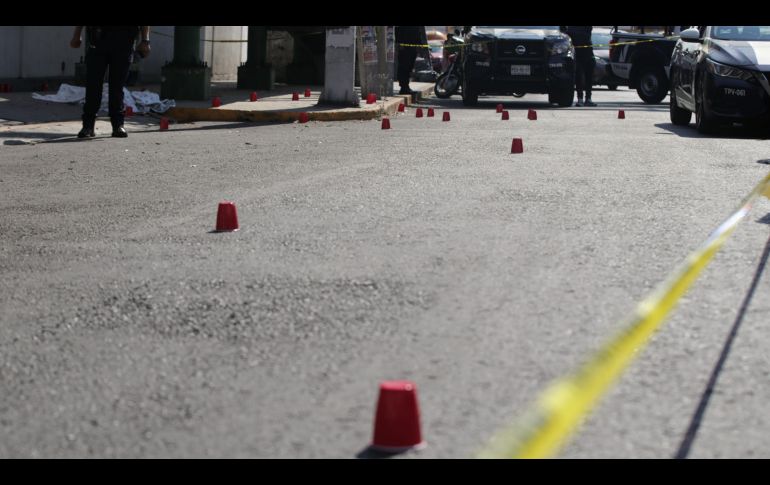 Además de elementos federales y policías estatales, oficiales de la Comisaría municipal de Tlajomulco también acudieron al punto para brindar apoyo. SUN/ARCHIVO