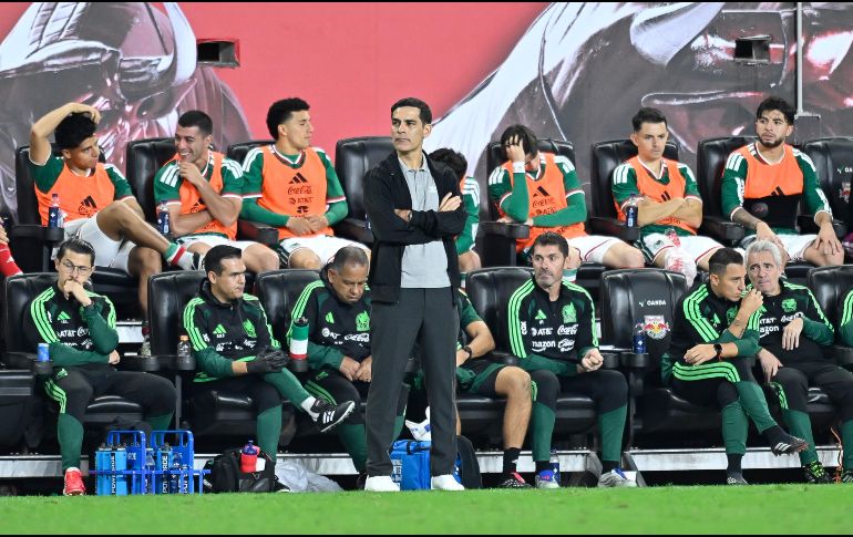Rafa Márquez pasó mucho tiempo del partido contra Perú dando indicaciones y haciendo ajustes de sus jugadores. IMAGO7