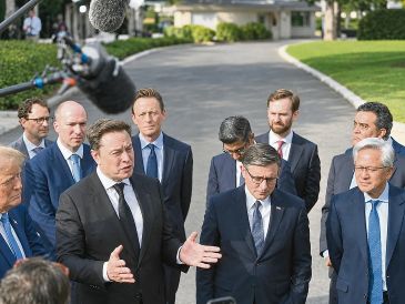 Durante las deliberaciones se abordaron las inquietudes de las comunidades locales respecto a la infraestructura física necesaria para el soporte de los nuevos sistemas. AFP