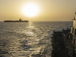 El buque USS Abraham Lincoln transitando por el mar Arábigo. La guerra entre Estados Unidos e Irán se ha extendido por siete meses. EFE/Archivo
