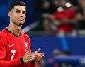 "A su debido tiempo contaré la verdad a todos los portugueses sobre las razones que me motivaron a dejar la selección, a la que siempre me dediqué", dijo CR7. AFP / ARCHIVO