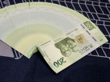 Pese al reciente salto del dólar por encima de 18 pesos, bancos mantienen una previsión de apreciación del peso mexicano. EFE/ARCHIVO