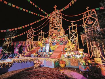 Foto del impresionante Gran Altar Monumental de Calaverandia. EL INFORMADOR
