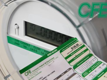 La consulta y descarga del recibo de luz a través del portal oficial de la CFE es completamente gratis. ESPECIAL / EL INFORMADOR y CANVA