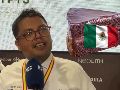 Rubén Alan Díaz explicó que la suya es una tarta con crujiente de chocolate, cremoso de vainilla con plátano, maracuyá y fruta de la pasión y una mousse de chocolate. EFE / Manu Martín-Albo