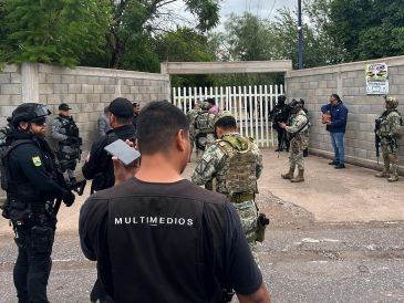 Dos exalumnos mataron el jueves a una profesora e hirieron a cuatro personas más en la Escuela Secundaria 13 en Torreón, Coahuila. EFE /  M. HARTZ