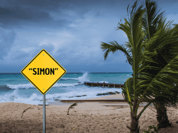 Para que reciba oficialmente el nombre de "Simon", la zona de baja presión primero debe organizar su circulación y convertirse en depresión tropical. ESPECIAL / CANVA