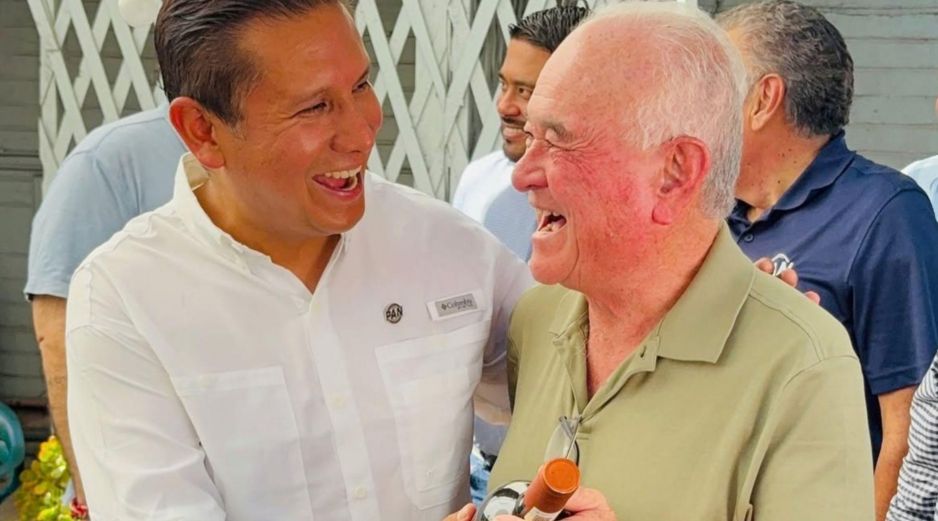 Iván Nolasco Cruz apareció en varias fotos al lado de Ernesto 