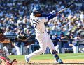 Los Angeles Dodgers lograron sortear las dificultades que generó el despertar tardío de los Atlanta Braves. EFE / C. TORRES