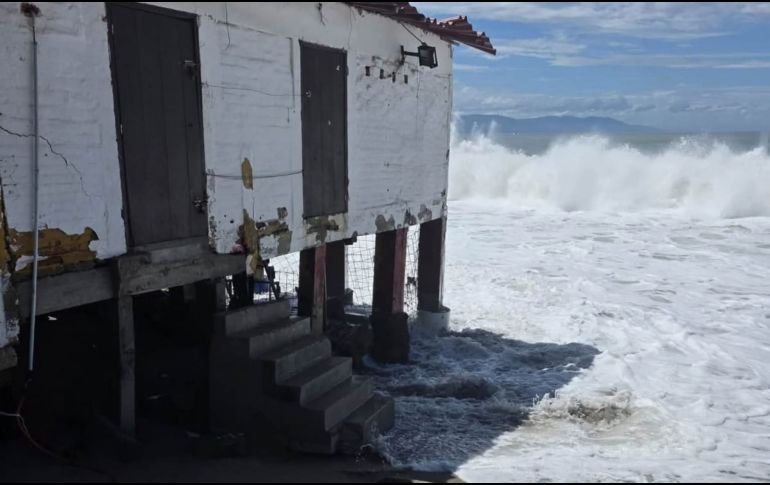 El fuerte oleaje provocado por 