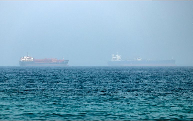 El precio del barril Brent para entrega en diciembre se sitúa este lunes en los 101.91 dólares, una caída del 0.33 por ciento. EFE/Str
