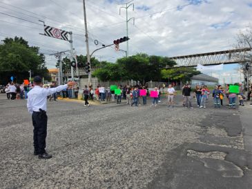 Debido a las movilizaciones, el servicio del transporte público fue suspendido en algunas ocasiones. ESPECIAL