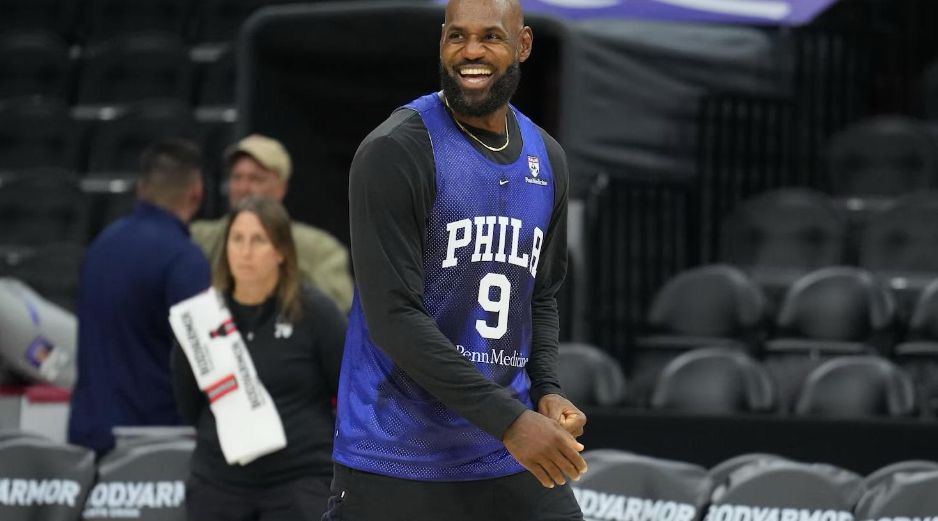 “El Rey” va por su temporada 24 en la NBA y lo hará con los 76ers de Filadelfia, el cuarto equipo de su carrera luego de firmar con el equipo como agente libre por dos años. X/@TheDunkCentral