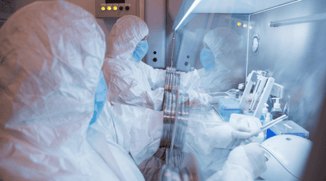 La OMS fue informada por las autoridades rusas de la muerte el 2 de octubre de la trabajadora de laboratorio; no se ha confirmado oficialmente la causa de su fallecimiento. AP/Instituto Antipeste de Irkutsk de Siberia y Lejano Oriente