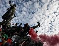 El malestar de los estudiantes ha enlazado con el de otros colectivos, como el de los funcionarios públicos o los agricultores. EFE / M. BADRA
