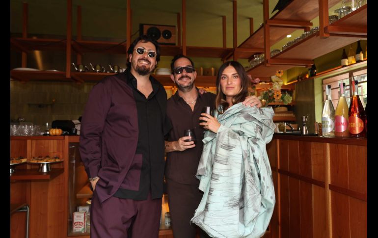 Amaury Vergara, Carlos Sada y Vanessa Corona. GENTE BIEN JALISCO / Revista del 9 de octubre 2026