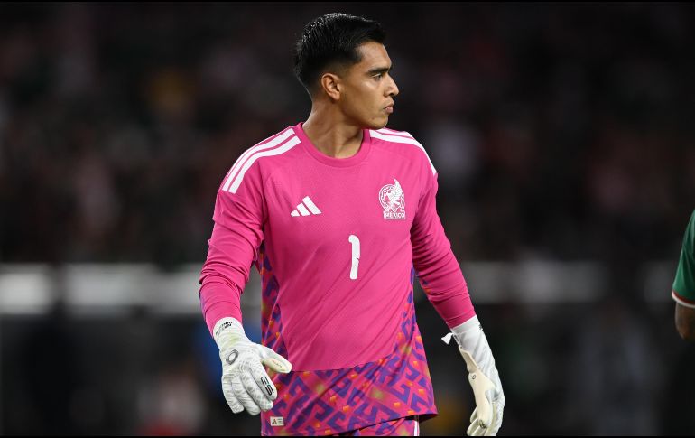 El portero mundialista fue cuestionado sobre su estado de ánimo después de llegar a Guadalajara para reincorporarse con Chivas. IMAGO7