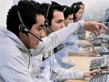 Las llamadas comerciales insistentes podrían generar multas de hasta 2.3 millones de pesos para las empresas que no respeten la decisión de los consumidores. AFP