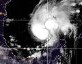 Los meteorólogos advirtieron que "Isaías" podría llevar vientos dañinos con fuerza de huracán a partes de la franja nororiental de Florida, el sur de Alabama y el sur de Mississippi. AP / ESPECIAL / NOAA