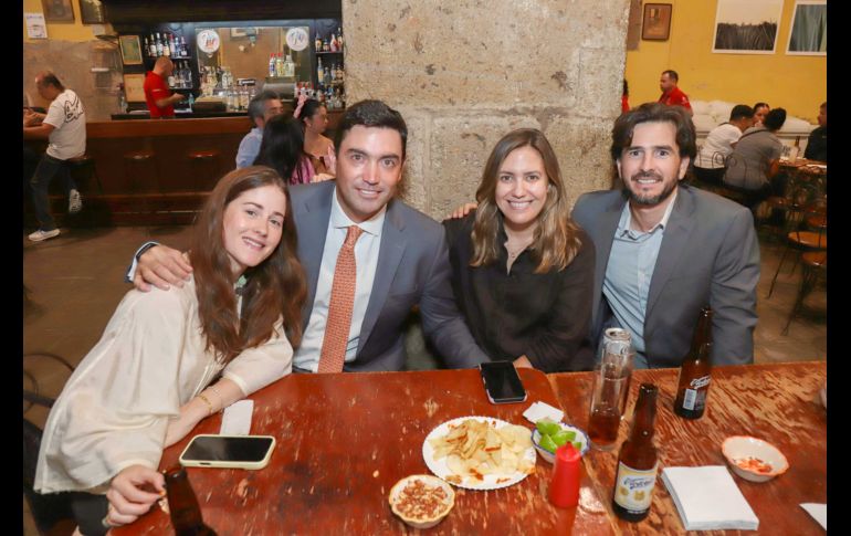 Vanessa Larrazabal, Juan Carlos Álvarez del Castillo, Sofía Álvarez del Castillo y Christopher Montes. GENTE BIEN JALISCO / Revista del 9 de octubre 2026