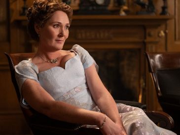 Por el momento se desconoce quién integrará el reparto y si Ruth Gemmell, quien da vida a la matriarca en la adaptación televisiva de las novelas, retomará su papel. ESPECIAL/X/ @netflix