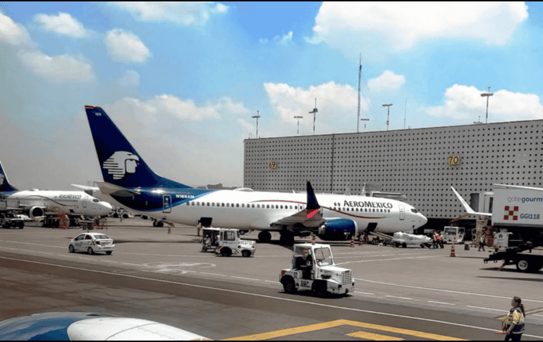 Puso en marcha una política de protección que permite a los pasajeros modificar sus itinerarios sin algunos de los cargos habituales, siempre que cumplan con los requisitos establecidos. AEROMÉXICO