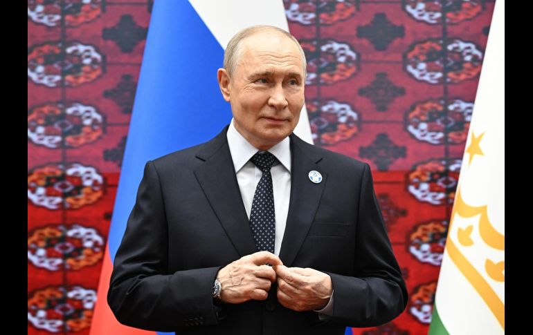 Putin y Trump charlaron por 90 minutos sobre diversos temas. EFE/G. Grigorov